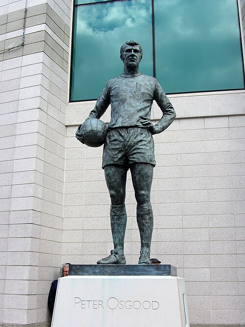 The statue of Peter Osgood outside Stamford Bridge