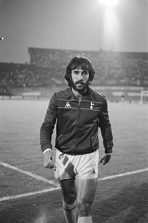 Ricky Villa in a Tottenham Hotspur shirt