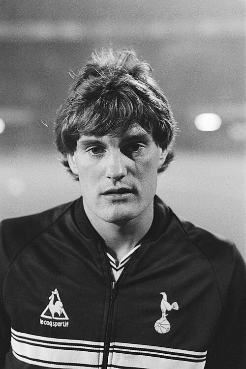Black-and-white portrait of Glenn Hoddle in 1983