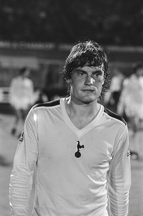 Glenn Hoddle playing for Tottenham
