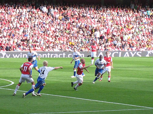 Freddie Ljungberg playing for Arsenal