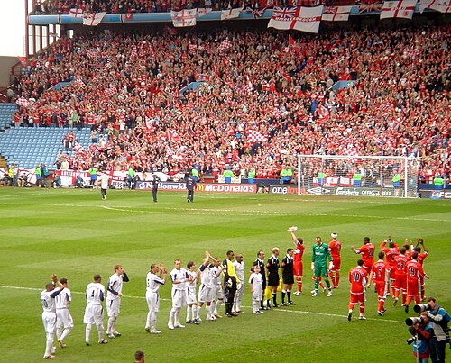 The Middlesbrough and West Ham teams line up before the 2006 FA Cup semi-final