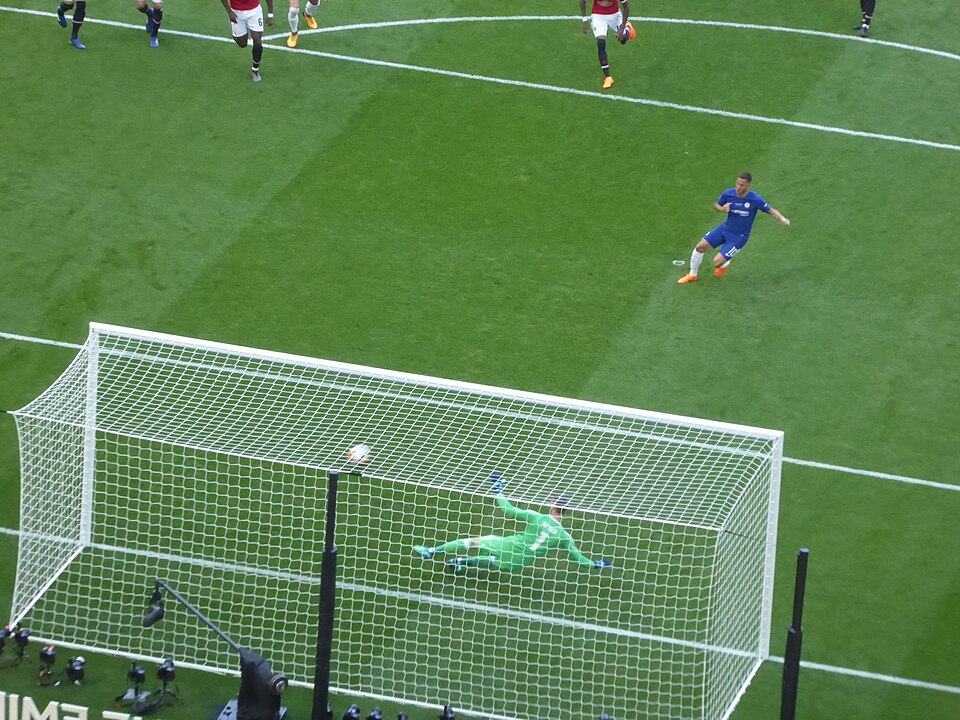 Eden Hazard scores Chelsea's winning penalty as David de Gea dives the wrong way